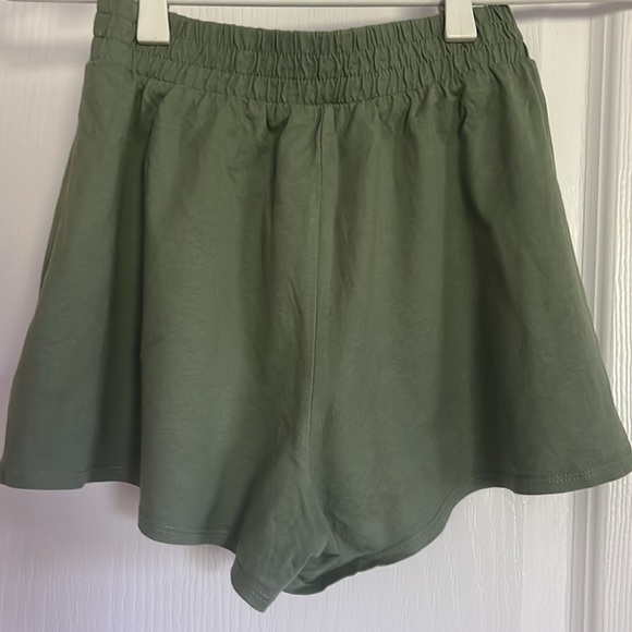 3/$20 😀  GAP KIDS Shorts - Khaki Green Size Small - Picture 7 of 10